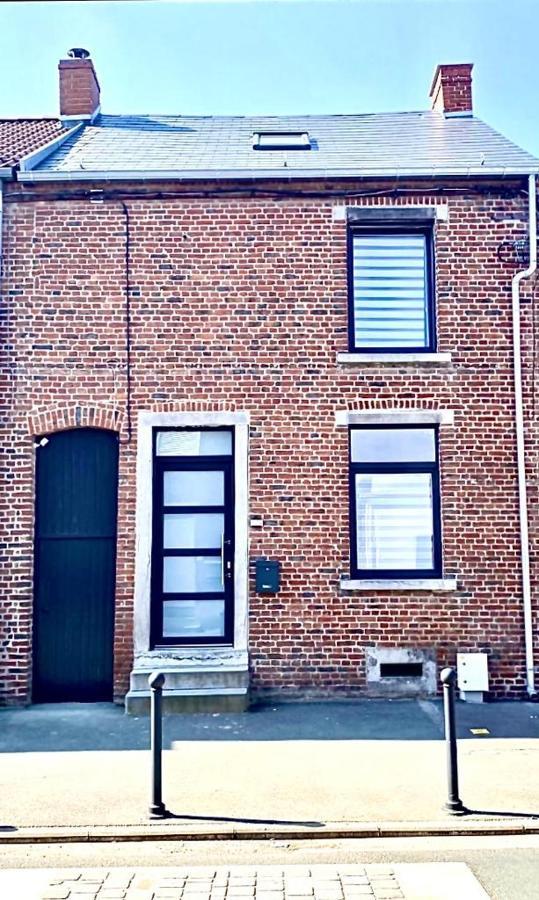 Maison Proche Du Centre Ville De La Gare L Aeroport De Charleroi Eksteriør bilde